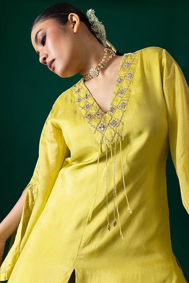 Yellow Habutai Silk Mirror Embroidered Kurta Set by Shristi Chetani at Pernia's Pop Up Shop