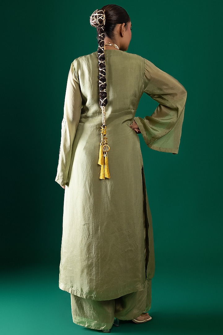 Green Habutai Silk Mirror Embroidered Kurta Set by Shristi Chetani at Pernia's Pop Up Shop