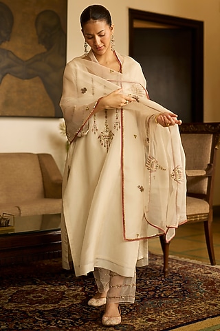 White Tissue Silk Embroidered Kurta Set by Sarang Kaur