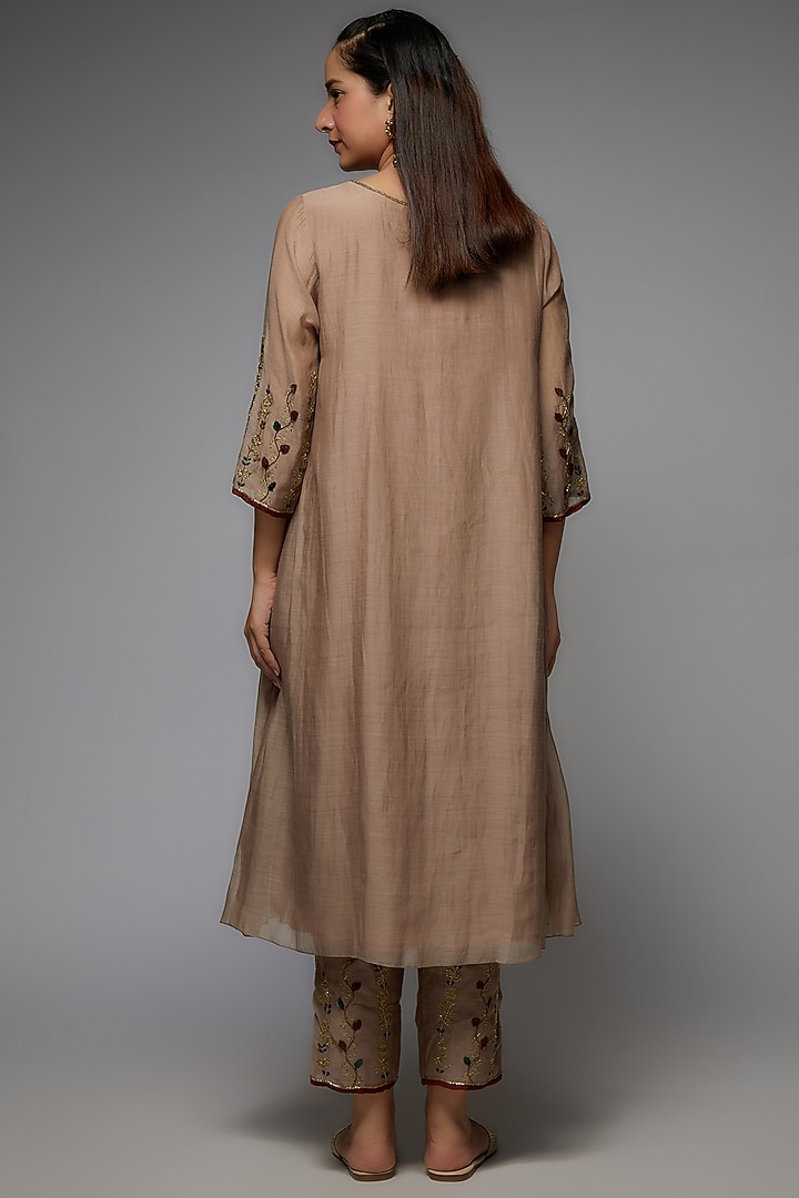 Grey Organza Silk Embroidered Kurta Set by Sarang Kaur at Pernia's Pop Up Shop