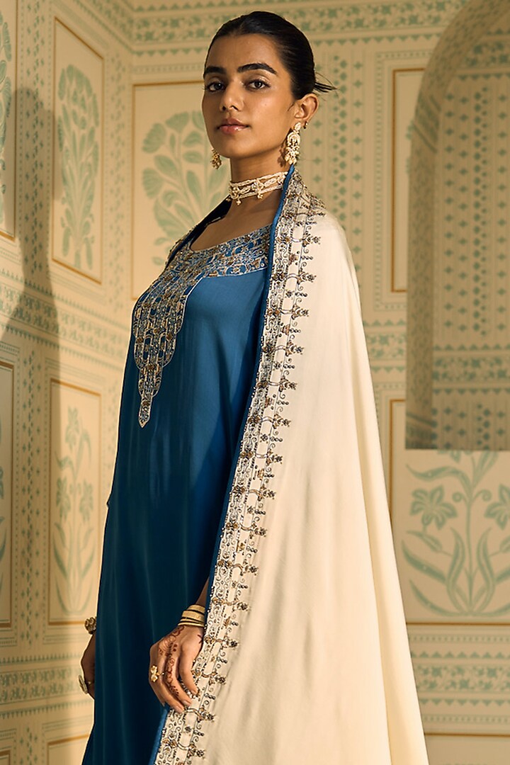 White Satin Georgette Hand Embroidered Dupatta by Sarang Kaur at Pernia's Pop Up Shop
