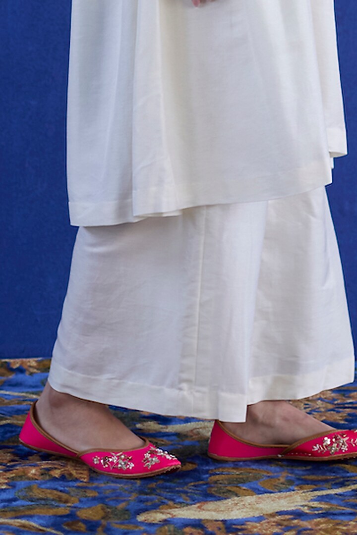 White Chanderi Silk Zardosi Hand Embroidered Co-Ord Set by Sarang Kaur at Pernia's Pop Up Shop