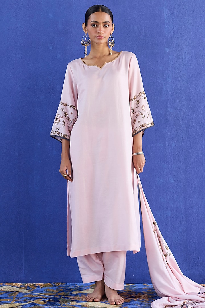 Pink Chanderi Silk Zardosi Hand Embroidered Kurta Set by Sarang Kaur at Pernia's Pop Up Shop