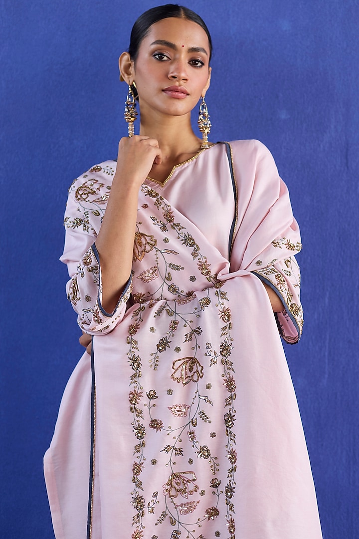 Pink Chanderi Silk Zardosi Hand Embroidered Kurta Set by Sarang Kaur at Pernia's Pop Up Shop