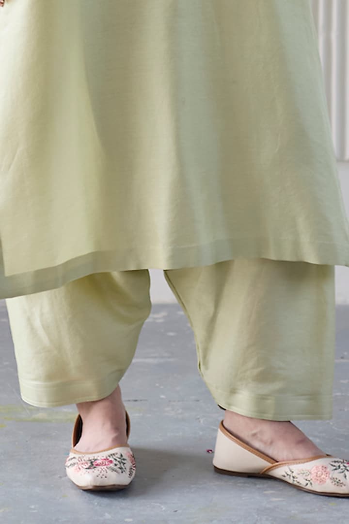 Green Chanderi Silk Zardosi Hand Embroidered Kurta Set by Sarang Kaur at Pernia's Pop Up Shop