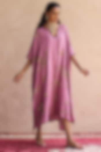 Purple Chanderi Silk Zardosi Hand Embroidered Kurta Set by Sarang Kaur at Pernia's Pop Up Shop