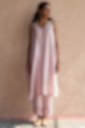 Pink Chanderi Silk Zardosi Hand Embroidered Kurta Set by Sarang Kaur at Pernia's Pop Up Shop