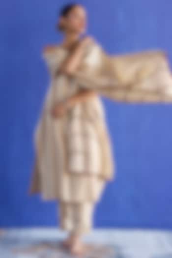 Beige Chanderi Silk Zardosi Hand Embroidered Kurta Set by Sarang Kaur at Pernia's Pop Up Shop