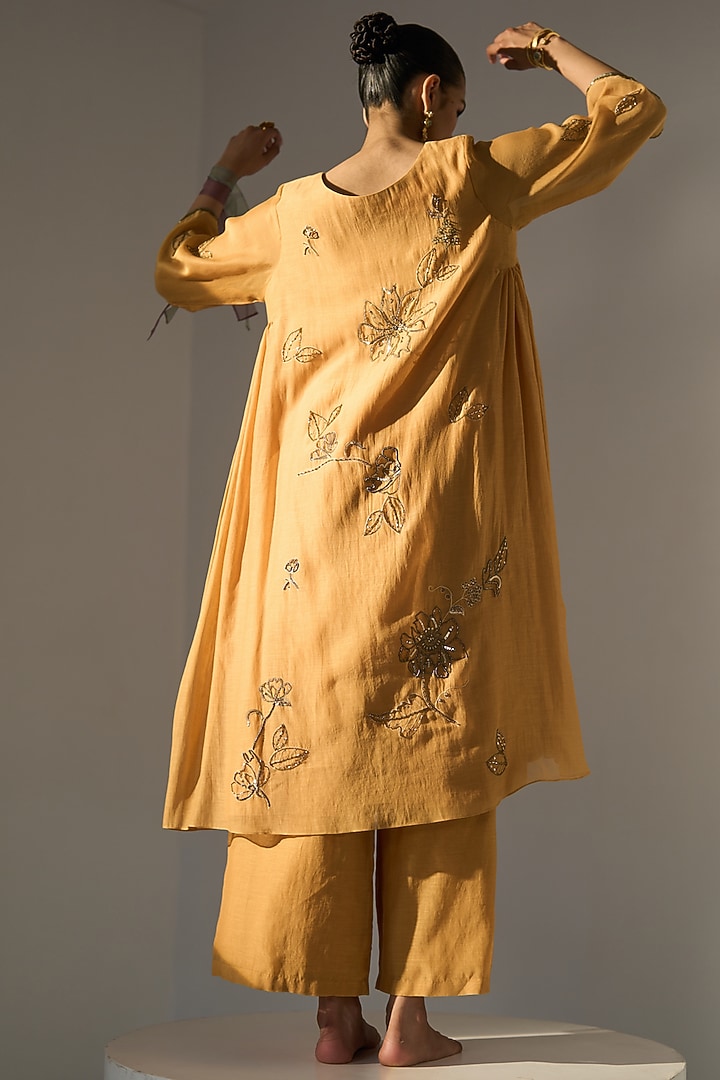 Yellow Chanderi Silk Hand Embroidered Kurta Set by Sarang Kaur at Pernia's Pop Up Shop