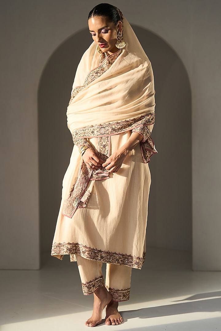 Cream Chanderi Silk Hand Embroidered Dupatta by Sarang Kaur at Pernia's Pop Up Shop