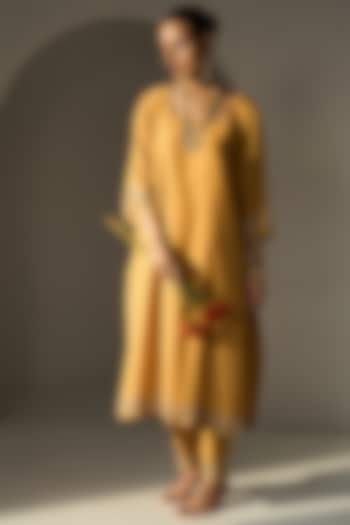 Yellow Chanderi Silk Hand Embroidered Kurta Set by Sarang Kaur at Pernia's Pop Up Shop