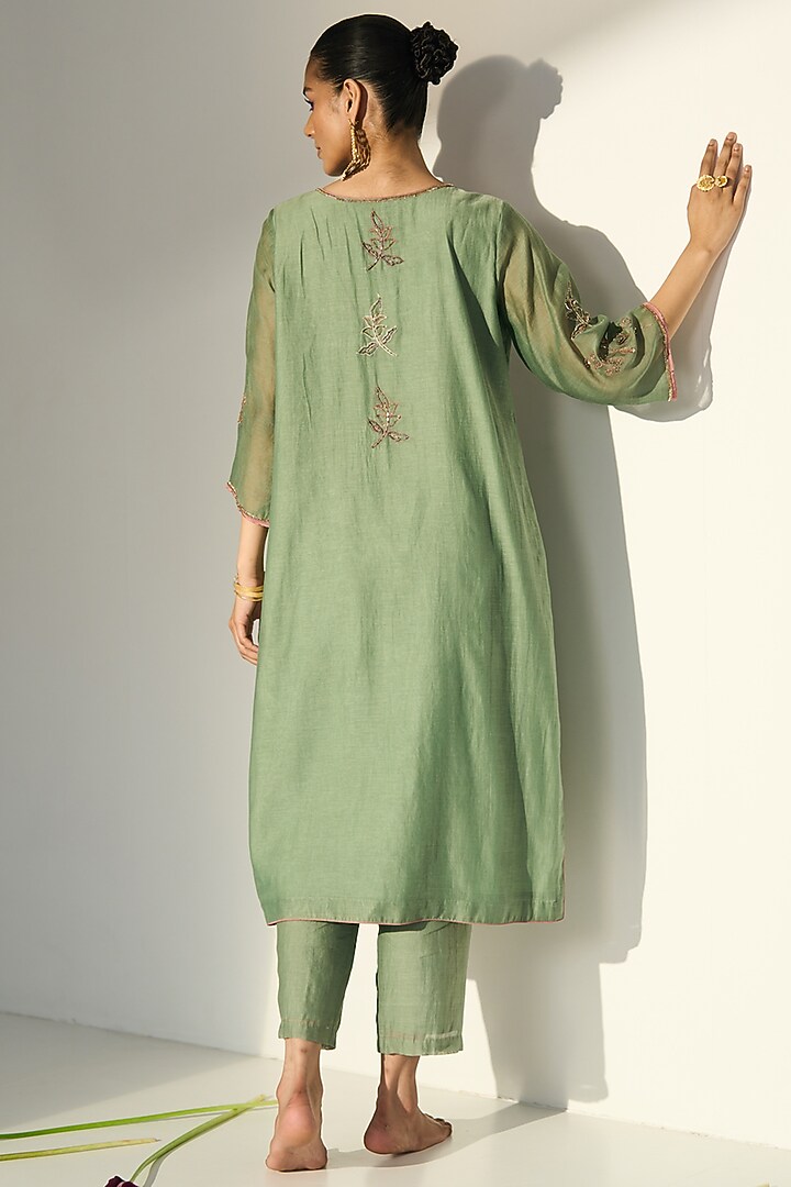 Green Chanderi Silk Hand Embroidered Kurta Set by Sarang Kaur at Pernia's Pop Up Shop