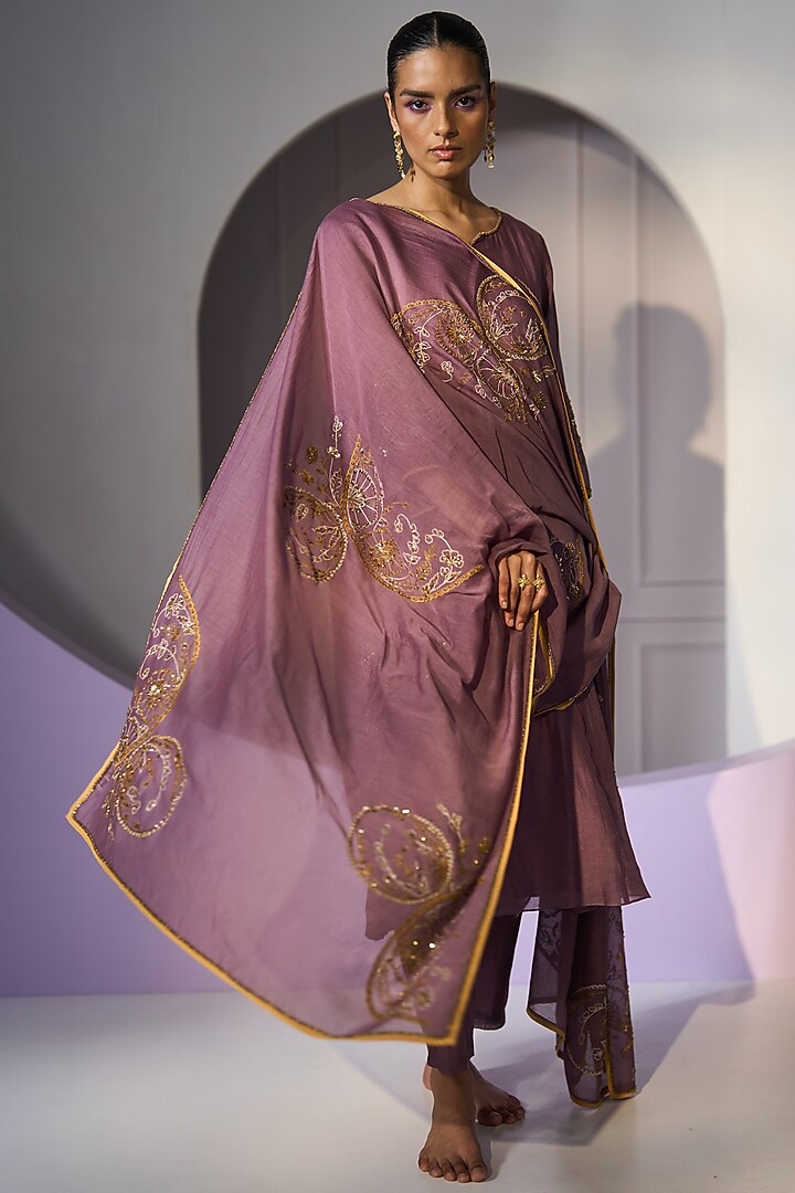 Purple Chanderi Silk Hand Embroidered Dupatta by Sarang Kaur at Pernia's Pop Up Shop