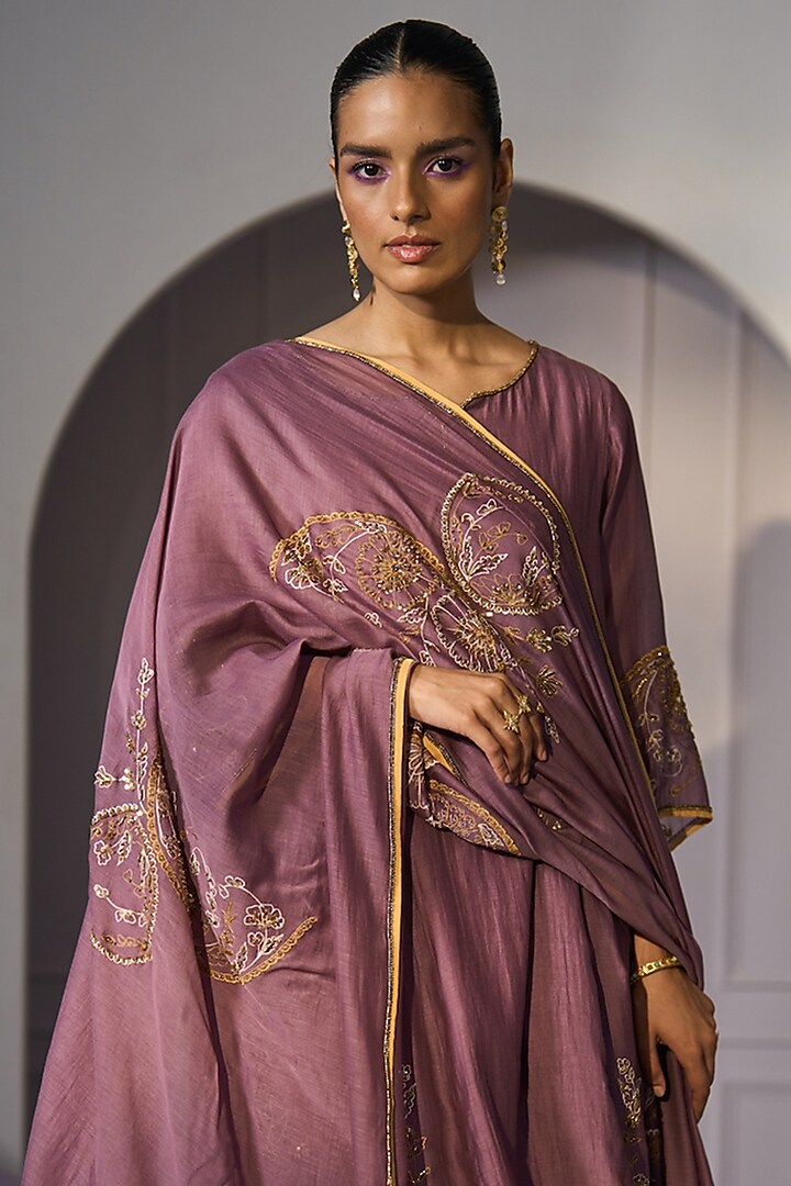 Purple Chanderi Silk Hand Embroidered Dupatta by Sarang Kaur at Pernia's Pop Up Shop