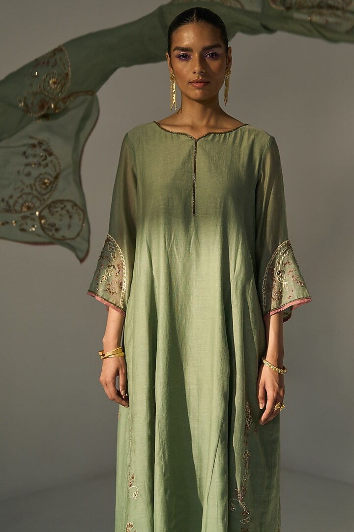 Green Chanderi Silk Hand Embroidered Kurta Set by Sarang Kaur at Pernia's Pop Up Shop