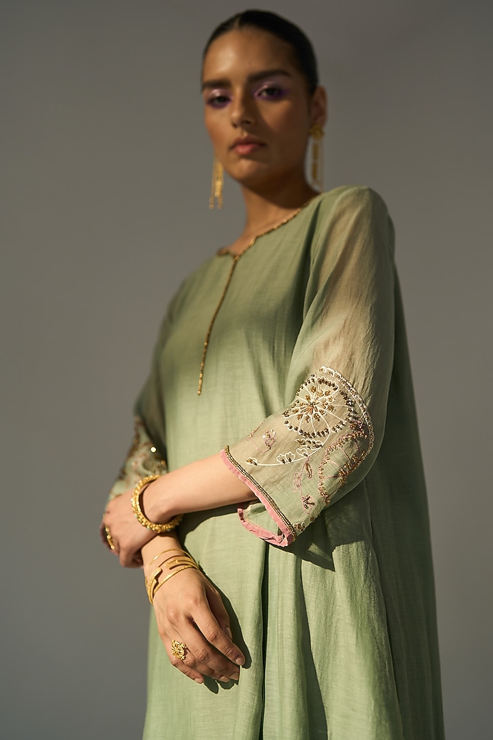 Green Chanderi Silk Hand Embroidered Kurta Set by Sarang Kaur at Pernia's Pop Up Shop