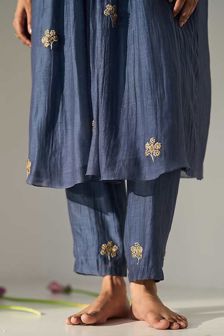 Blue Chanderi Silk Hand Embroidered Kurta Set by Sarang Kaur at Pernia's Pop Up Shop