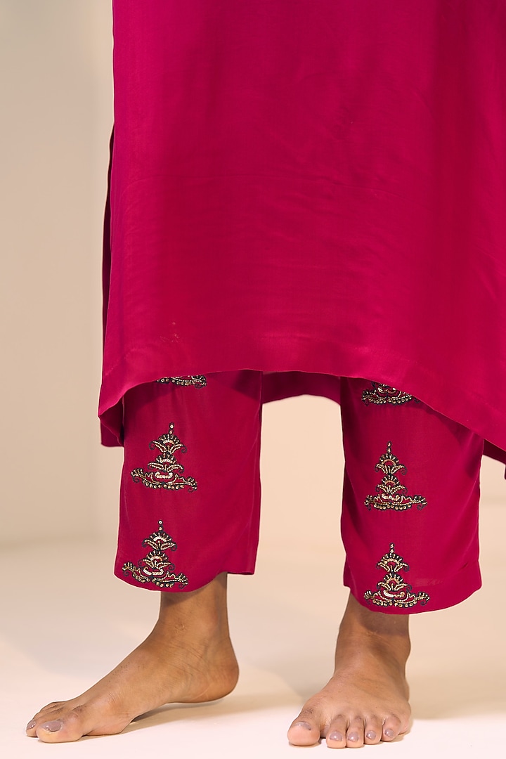 Pink Satin Georgette Hand Embroidered Kurta Set by Sarang Kaur at Pernia's Pop Up Shop