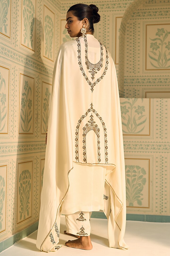 White Satin Georgette Hand Embroidered Dupatta by Sarang Kaur at Pernia's Pop Up Shop