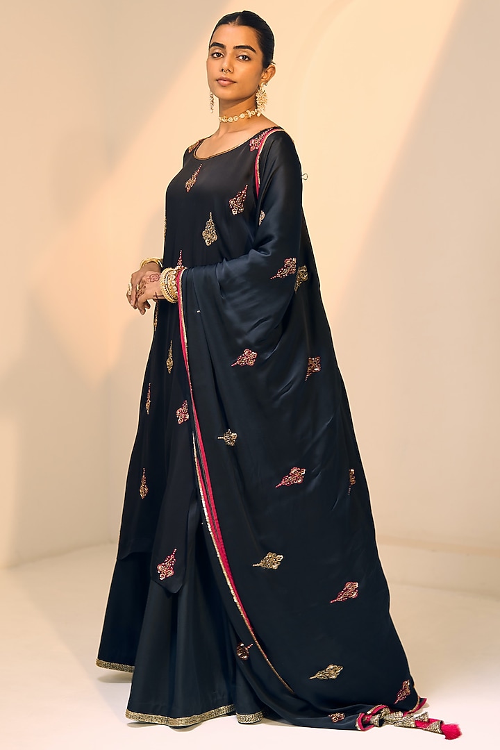 Black Satin Georgette Hand Embroidered Dupatta by Sarang Kaur at Pernia's Pop Up Shop