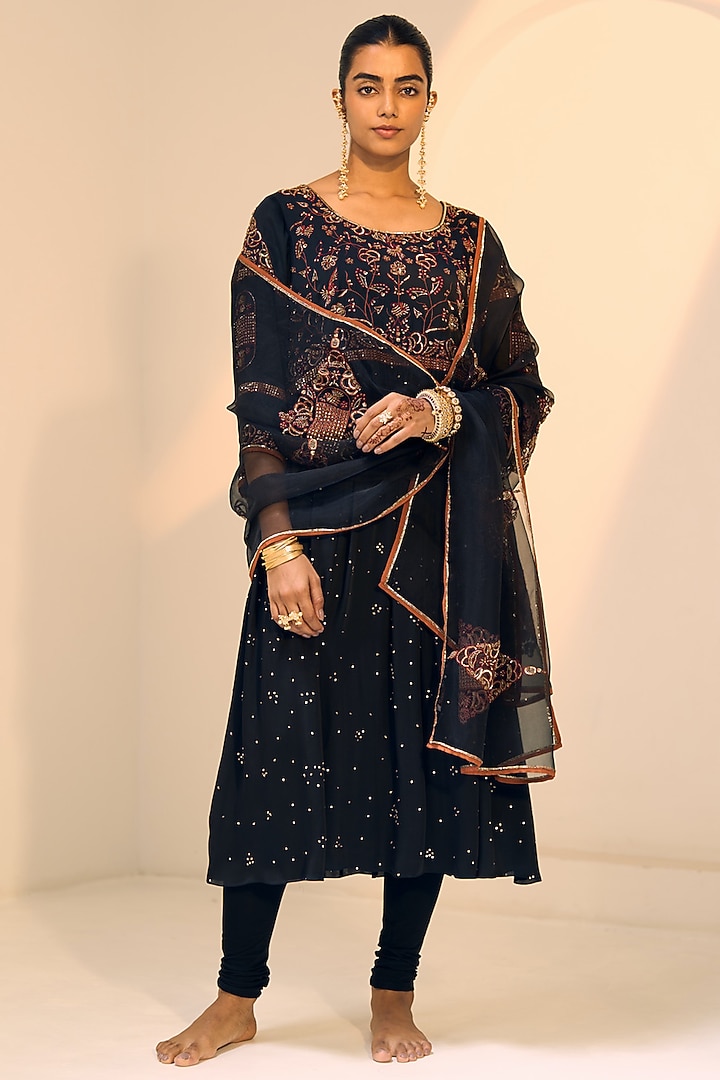 Black Organza Silk Hand Embroidered Dupatta by Sarang Kaur at Pernia's Pop Up Shop