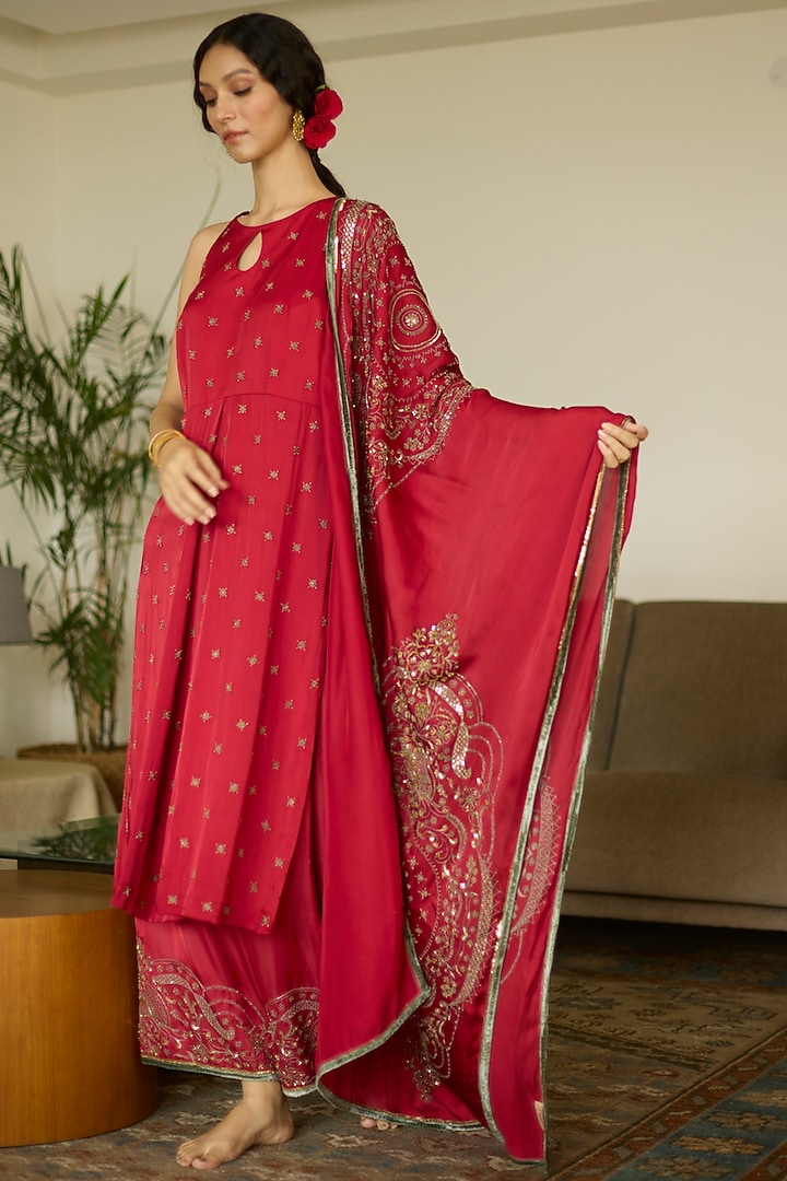 Red Satin Georgette Hand Embroidered Dupatta by Sarang Kaur at Pernia's Pop Up Shop