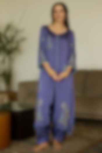 Purple Satin Georgette Hand Embroidered Kurta Set by Sarang Kaur at Pernia's Pop Up Shop