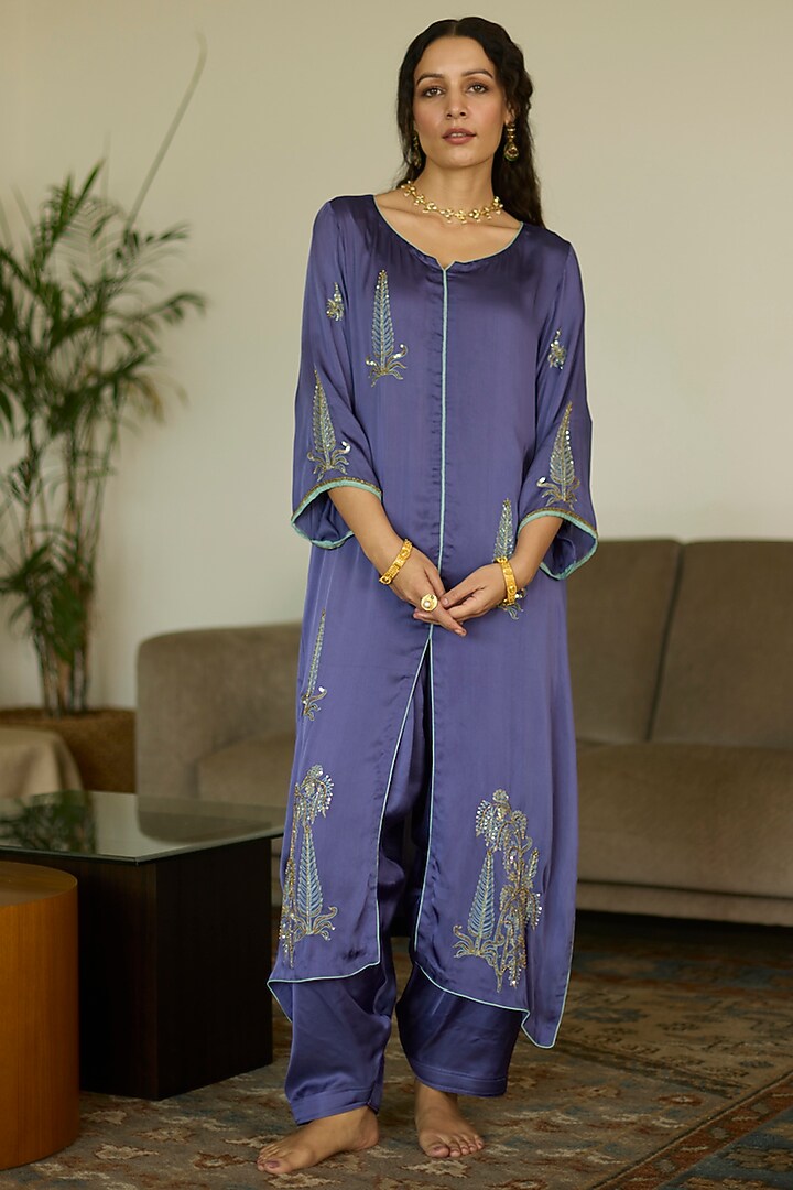 Purple Satin Georgette Hand Embroidered Kurta Set by Sarang Kaur at Pernia's Pop Up Shop