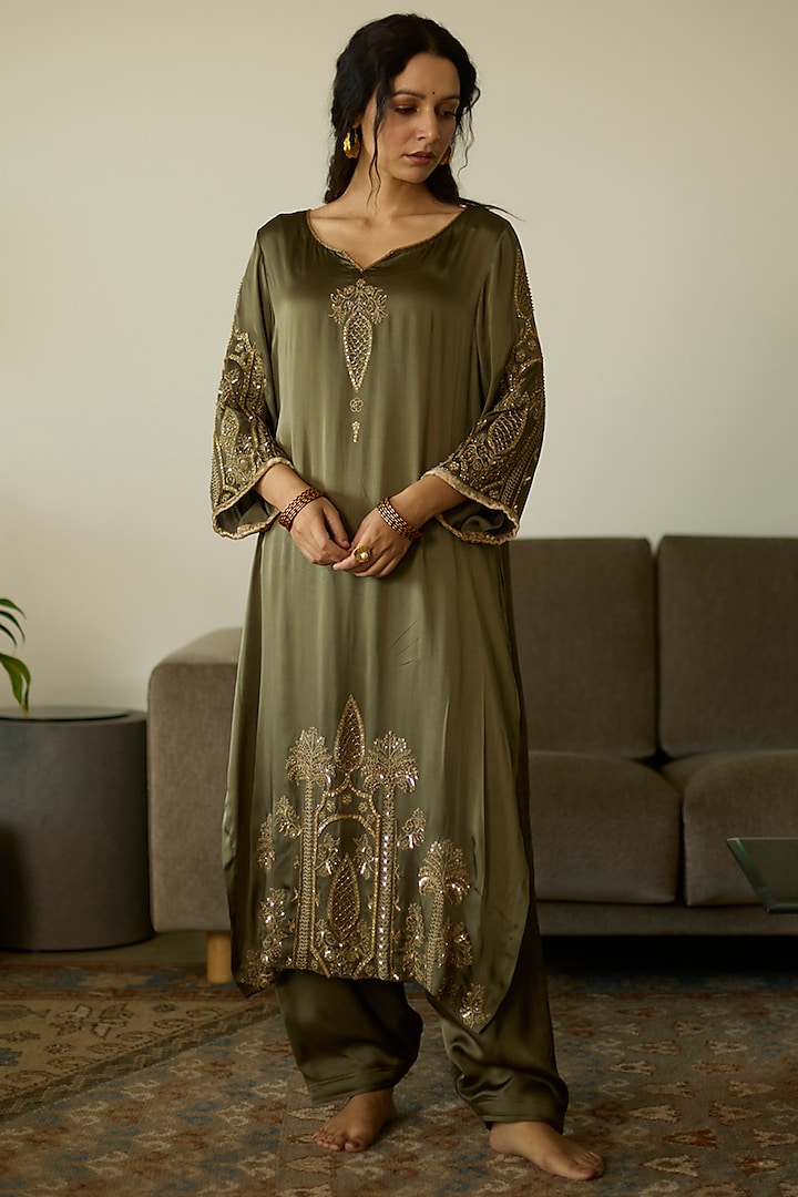 Green Satin Georgette Hand Embroidered Kurta Set by Sarang Kaur at Pernia's Pop Up Shop