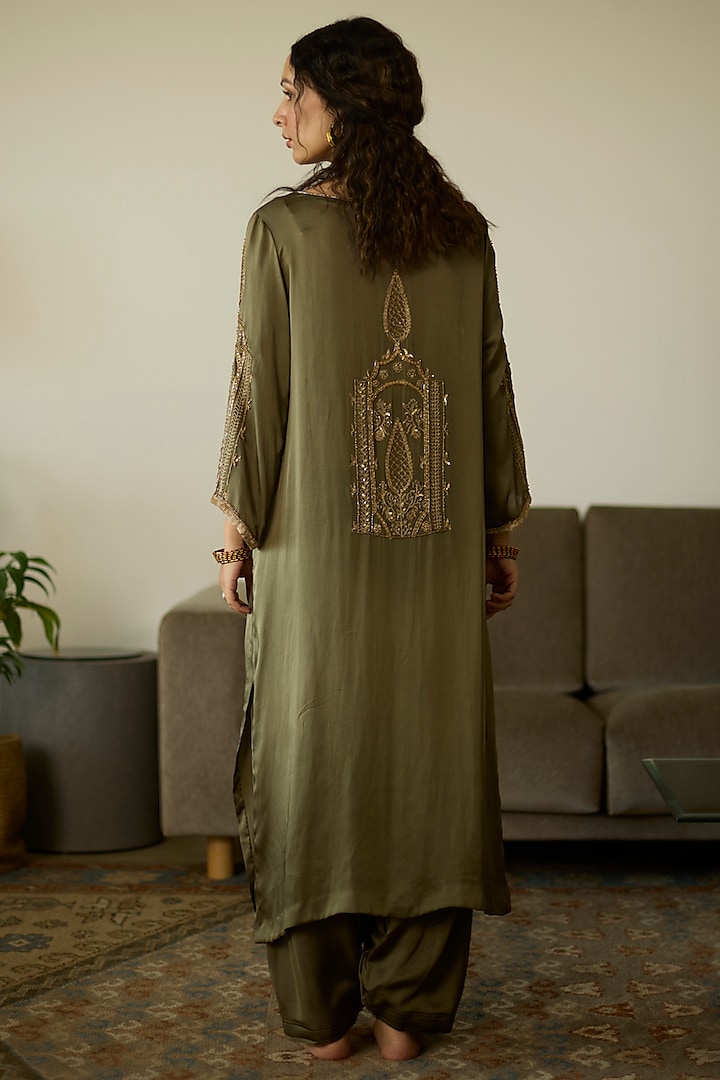 Green Satin Georgette Hand Embroidered Kurta Set by Sarang Kaur at Pernia's Pop Up Shop