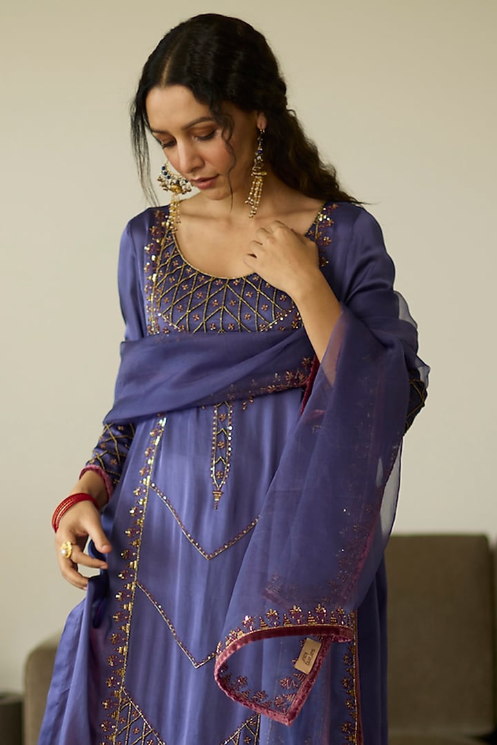 Purple Satin Georgette Hand Embroidered Kurta Set by Sarang Kaur at Pernia's Pop Up Shop