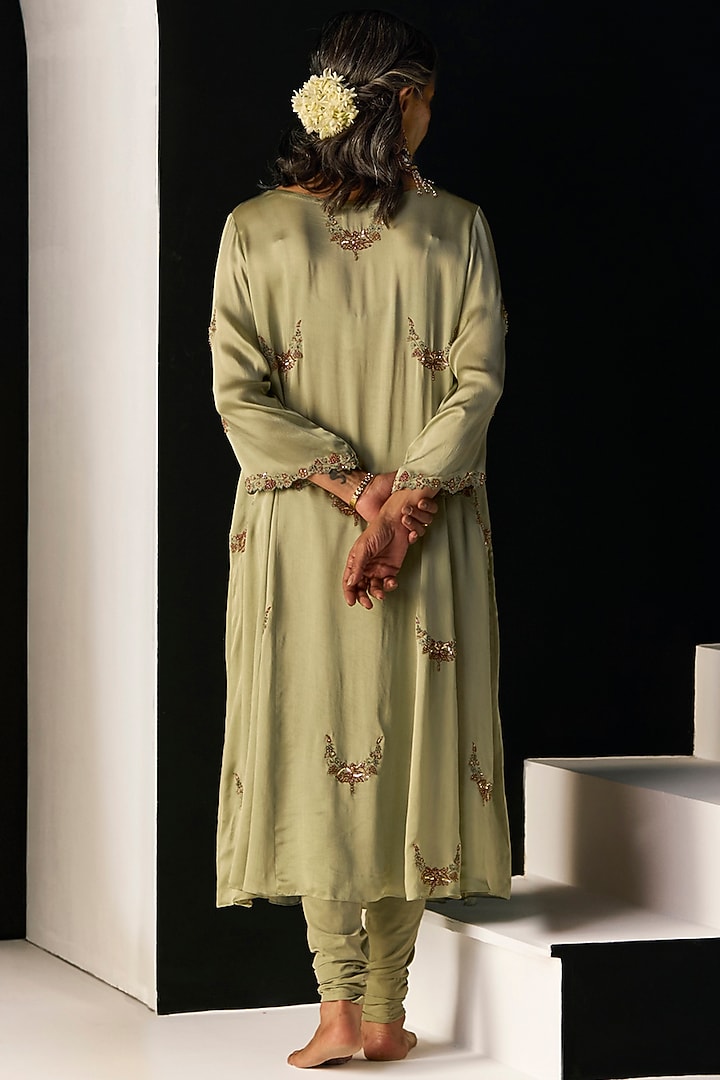 Green Satin Silk Hand Embroidered Kurta Set by Sarang Kaur at Pernia's Pop Up Shop