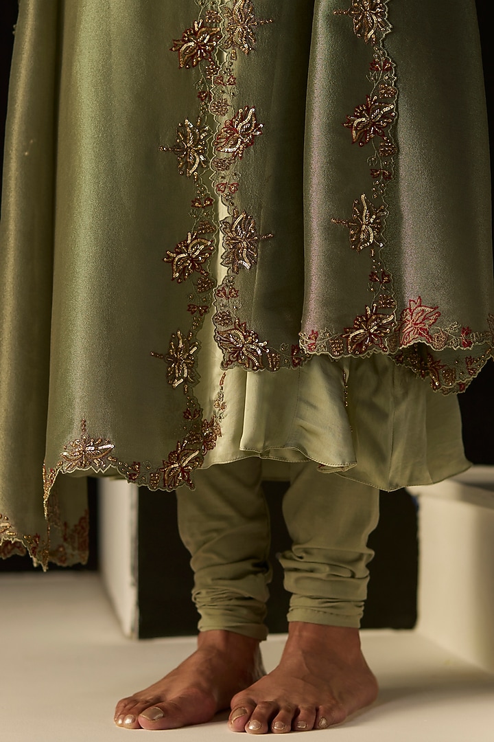 Green Satin Silk Hand Embroidered Kurta Set by Sarang Kaur at Pernia's Pop Up Shop