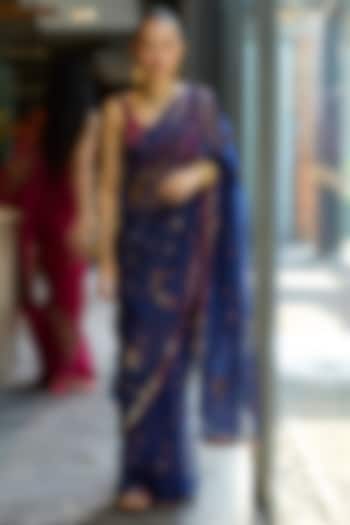 Blue Organza Silk Hand Embroidered Reception Saree Set by Sarang Kaur at Pernia's Pop Up Shop