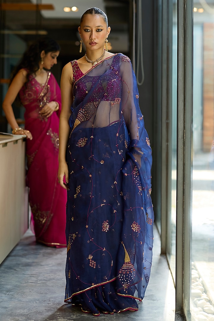 Blue Organza Silk Hand Embroidered Reception Saree Set by Sarang Kaur at Pernia's Pop Up Shop