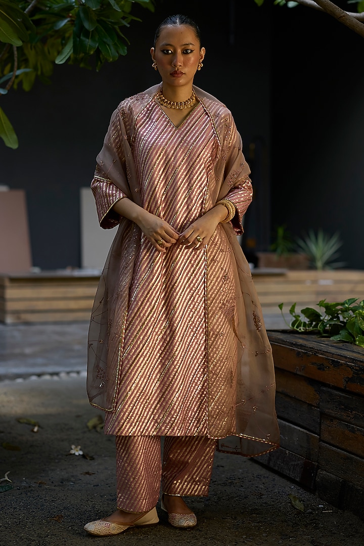 Pink & Grey Banarasi Chanderi Embroidered Kurta Set by Sarang Kaur at Pernia's Pop Up Shop