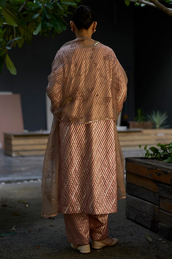 Pink & Grey Banarasi Chanderi Embroidered Kurta Set by Sarang Kaur at Pernia's Pop Up Shop