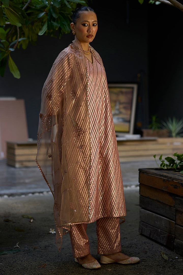 Pink & Grey Banarasi Chanderi Embroidered Kurta Set by Sarang Kaur at Pernia's Pop Up Shop
