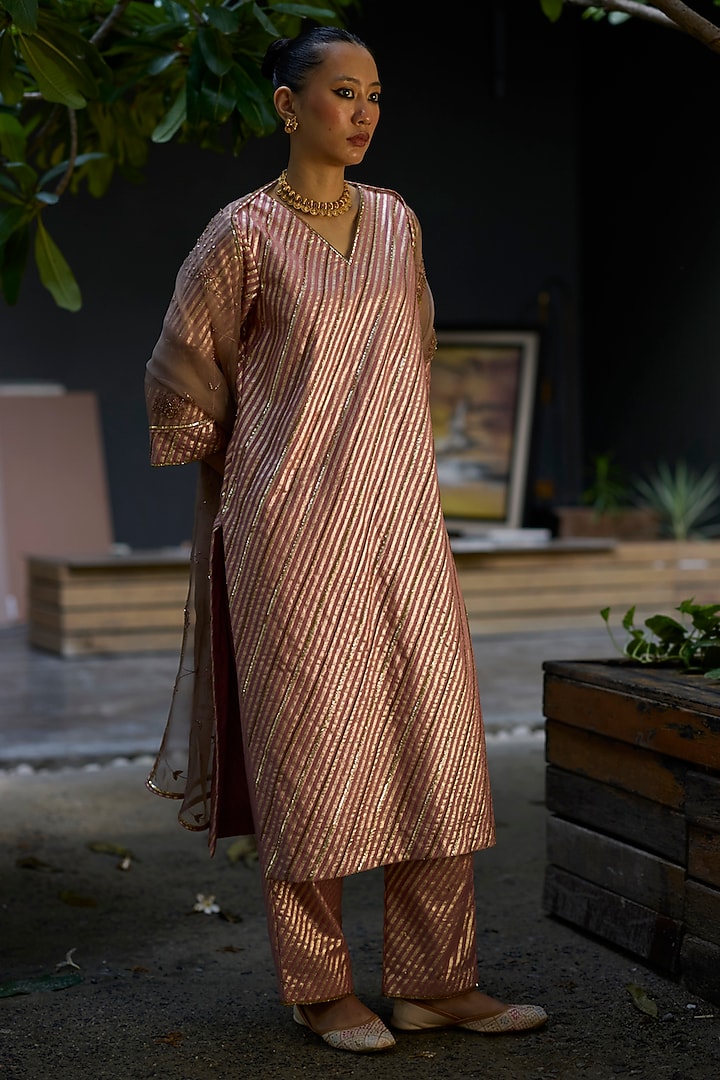 Pink & Grey Banarasi Chanderi Embroidered Kurta Set by Sarang Kaur at Pernia's Pop Up Shop