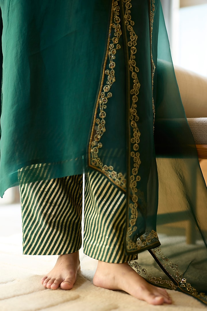 Green Organza Silk Hand Embroidered Kurta Set by Sarang Kaur at Pernia's Pop Up Shop