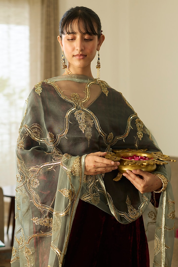 Red Velvet Hand Embroidered Kurta Set by Sarang Kaur at Pernia's Pop Up Shop