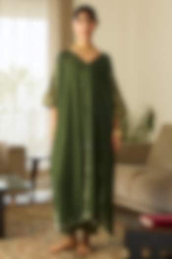 Green Velvet Hand Embroidered Kaftan Set by Sarang Kaur at Pernia's Pop Up Shop