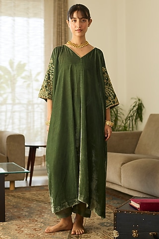 Green Velvet Hand Embroidered Kaftan Set by Sarang Kaur