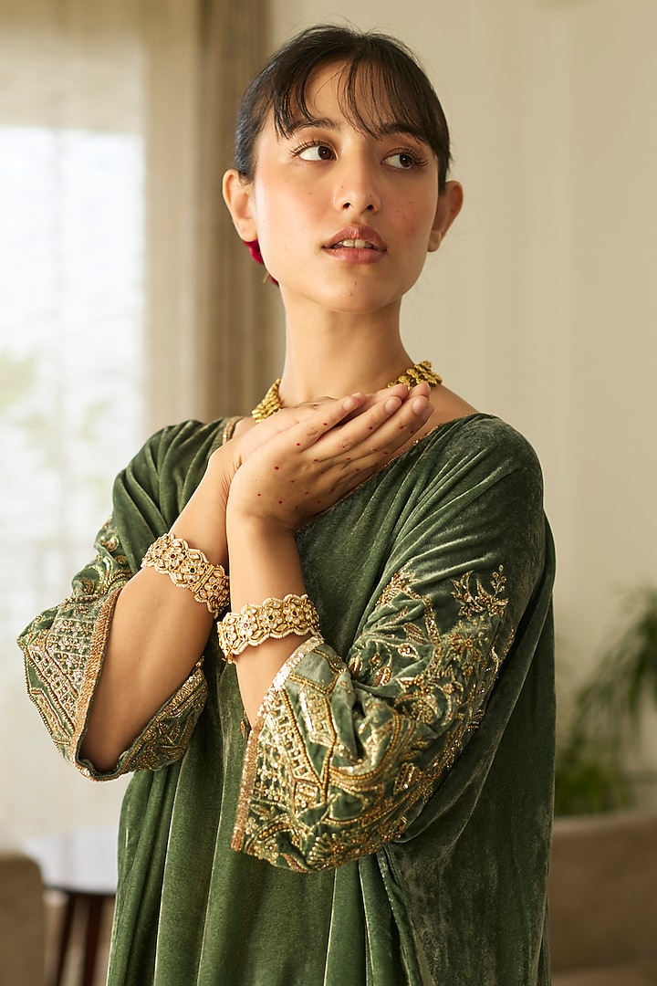 Green Velvet Hand Embroidered Kaftan Set by Sarang Kaur at Pernia's Pop Up Shop