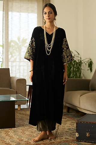 Black Velvet Hand Embroidered Kaftan Set by Sarang Kaur