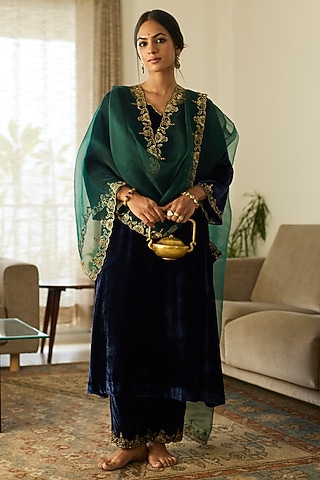 Blue Velvet Hand Embroidered Kurta Set by Sarang Kaur