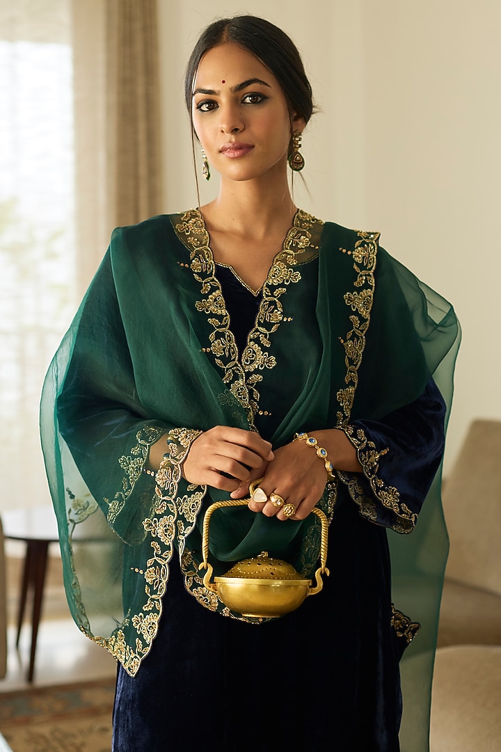 Blue Velvet Hand Embroidered Kurta Set by Sarang Kaur at Pernia's Pop Up Shop