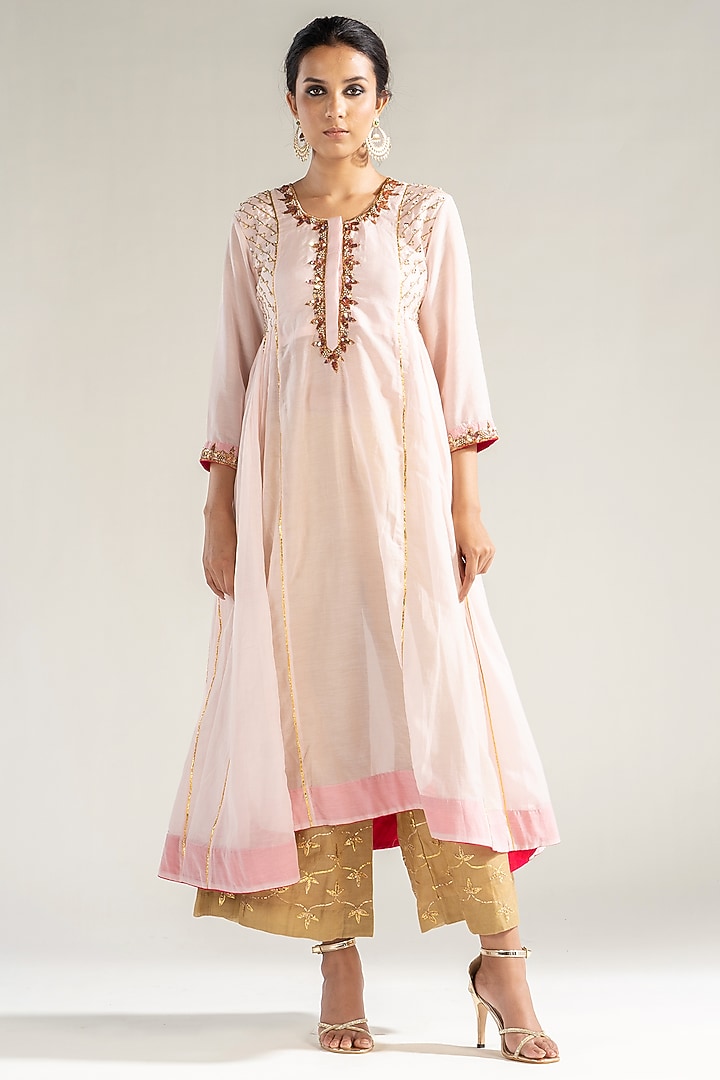 Pale Pink Mul Silk Embroidered Kalidar Kurta Set by Sareeka H & Mukkta Dograa at Pernia's Pop Up Shop