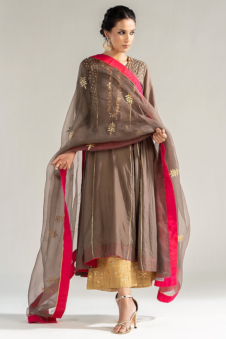 Ash Mul Silk Embroidered Kalidar Kurta Set by Sareeka H & Mukkta Dograa