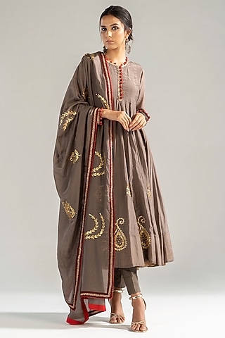 Ash Mul Silk Embroidered Kalidar Kurta Set by Sareeka H & Mukkta Dograa